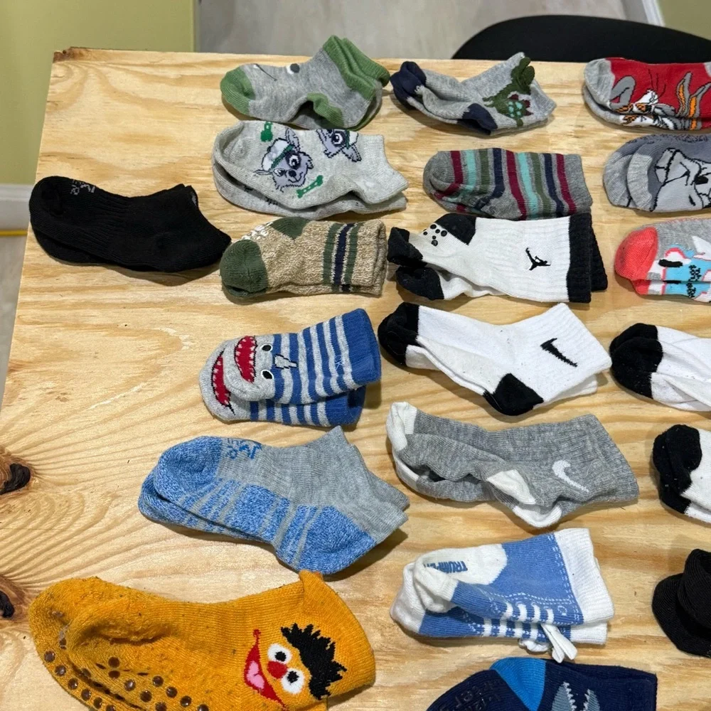 Set of 32 Baby Socks (3M–24M) – Mixed Styles & Brands – Great Condition